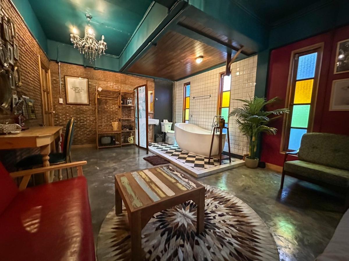 T-House Bkk 2Floors Near Bts With Swimming Pool And Free Wifi Hotel Банкок Екстериор снимка