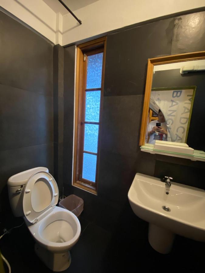 T-House Bkk 2Floors Near Bts With Swimming Pool And Free Wifi Hotel Банкок Екстериор снимка