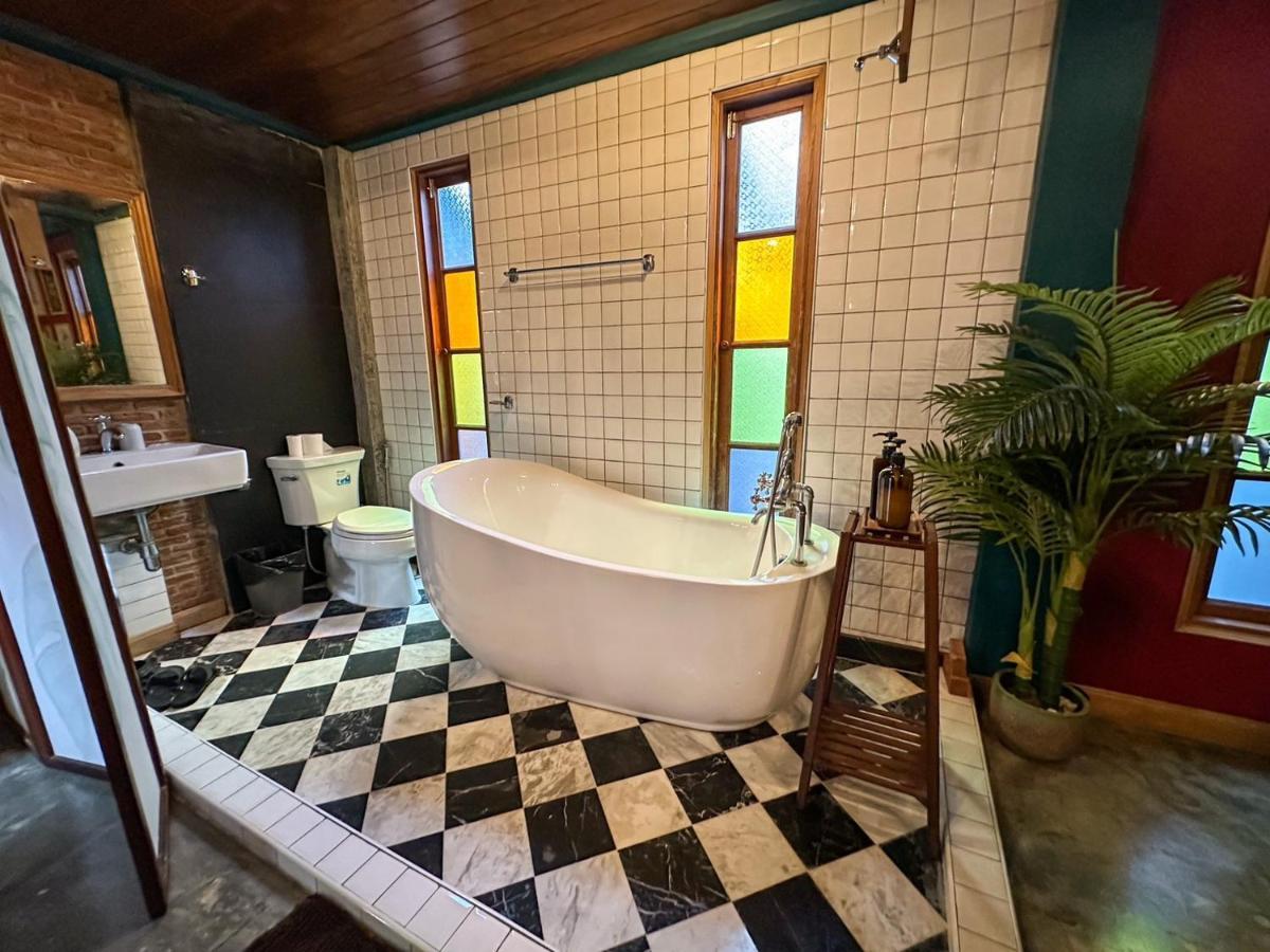 T-House Bkk 2Floors Near Bts With Swimming Pool And Free Wifi Hotel Банкок Екстериор снимка