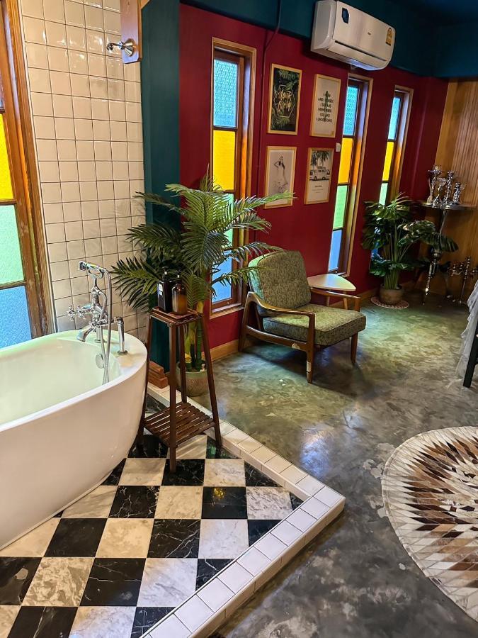 T-House Bkk 2Floors Near Bts With Swimming Pool And Free Wifi Hotel Банкок Екстериор снимка