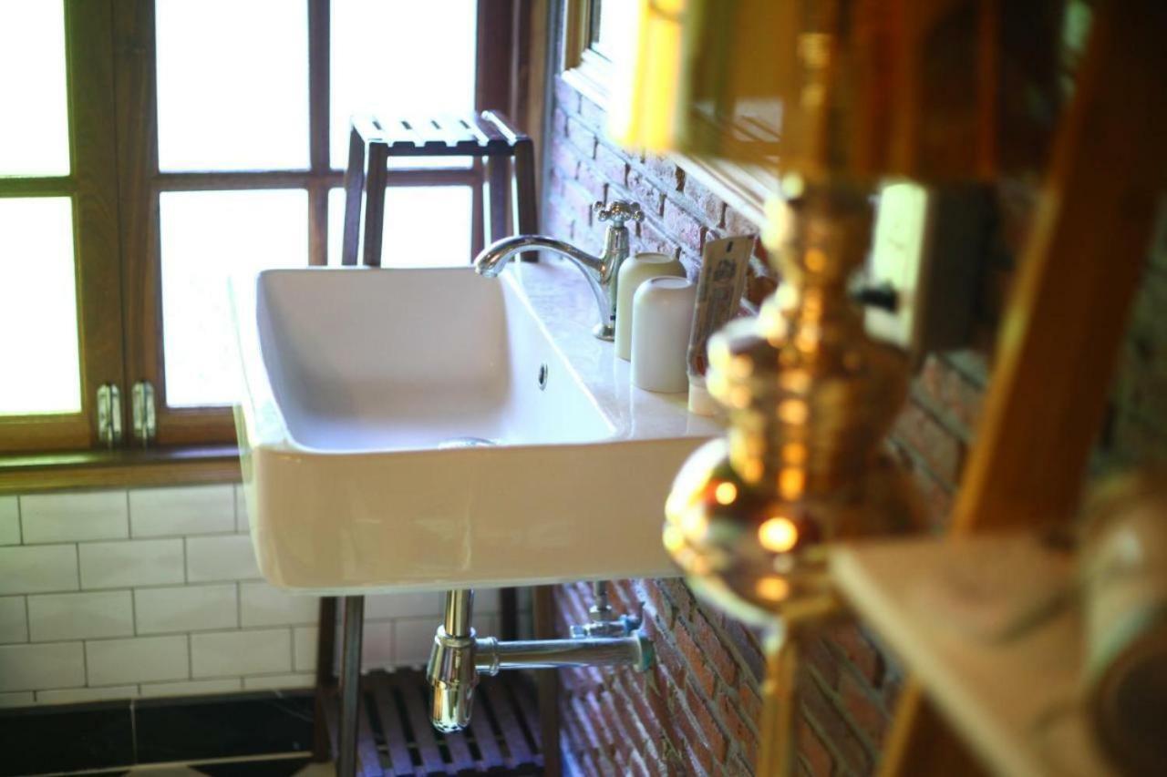 T-House Bkk 2Floors Near Bts With Swimming Pool And Free Wifi Hotel Банкок Екстериор снимка