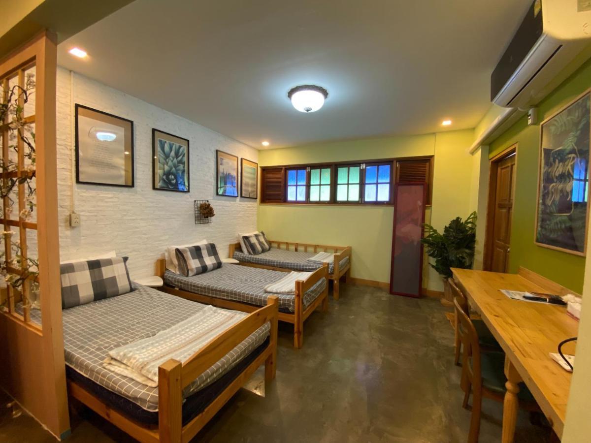 T-House Bkk 2Floors Near Bts With Swimming Pool And Free Wifi Hotel Банкок Екстериор снимка
