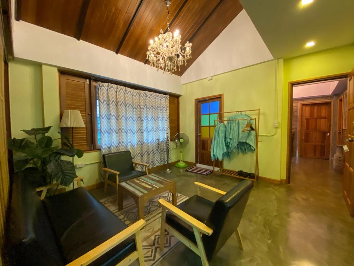 T-House Bkk 2Floors Near Bts With Swimming Pool And Free Wifi Hotel Банкок Екстериор снимка